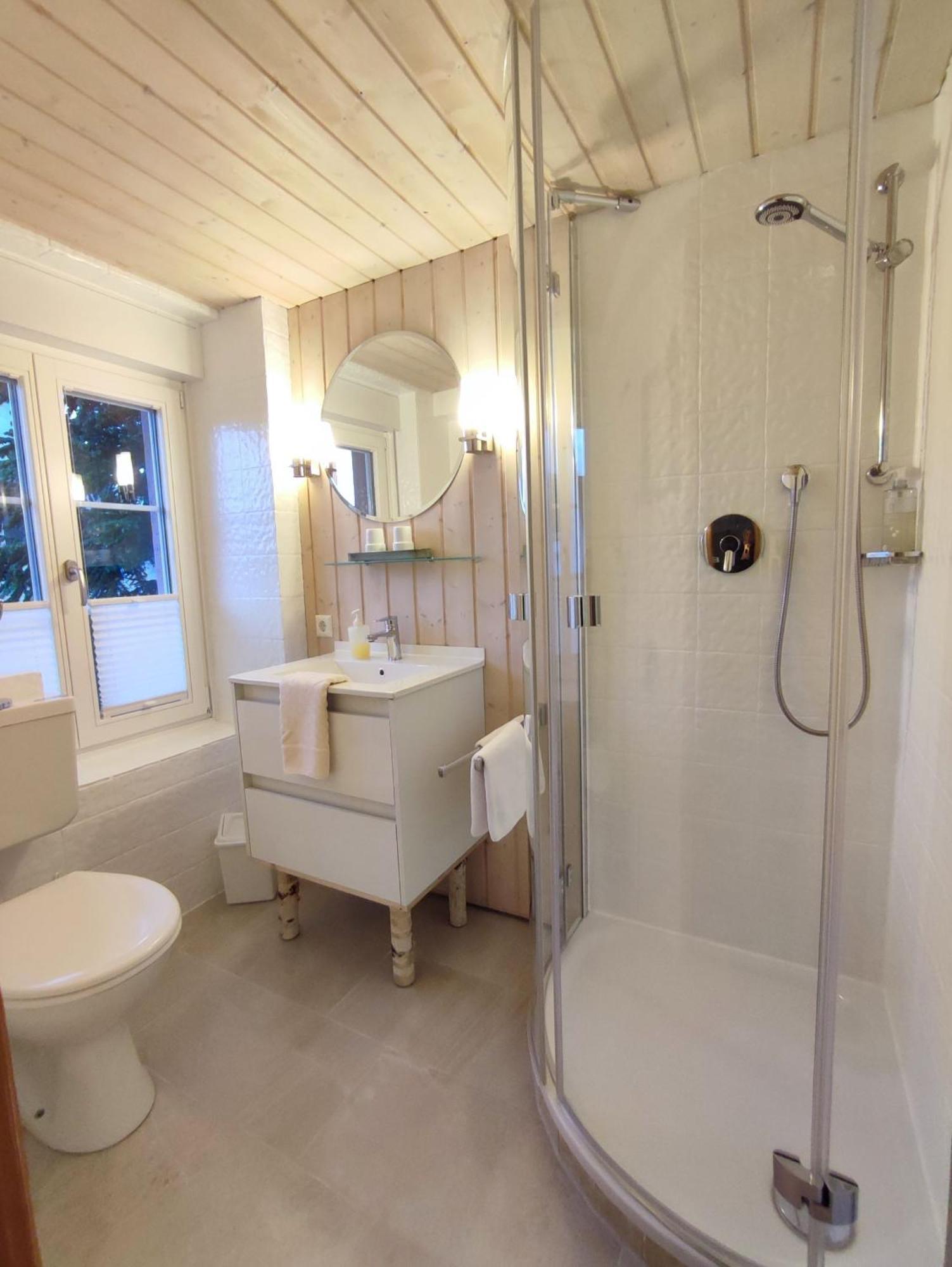 Boutique-Hotel Krone Denzlingen Kamer foto
